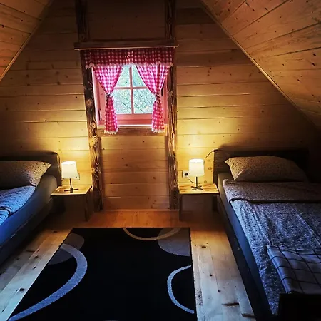 Koliba Kod Vukasina 木屋 *