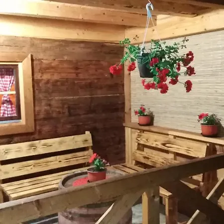 Koliba Kod Vukasina * Kremna